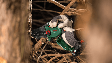 Bosch Sierra de poda a bater�a compacta EasyChain 18V-15-7 (Para cortar madera)